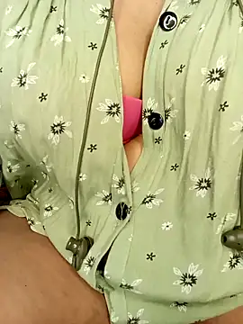 Snapshot of Sony-Model chatting on 10.03.25 Sony-Model online show from 10.03.25