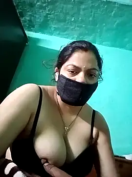 Snapshot of Lustyful_Couple chatting on 12.20.24 Lustyful Couple online show from 12.20.24