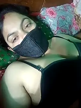 Snapshot of Lustyful_Couple chatting on 01.24.25 Lustyful Couple online show from 01.24.25