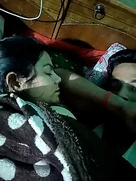 Snapshot of Lustyful_Couple chatting on 02.24.25 Lustyful Couple online show from 02.24.25