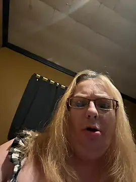 Snapshot of CherishWilliams chatting on 05.04.26 CherishWilliams online show from 05.04.26