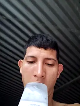 Valentinacuc online show from 10.04.25