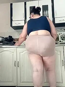 Snapshot of Madisonpalacio chatting on 10.21.25 Madisonpalacio online show from 10.21.25