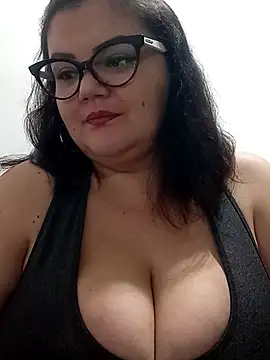 Snapshot of Madisonpalacio chatting on 10.25.25 Madisonpalacio online show from 10.25.25