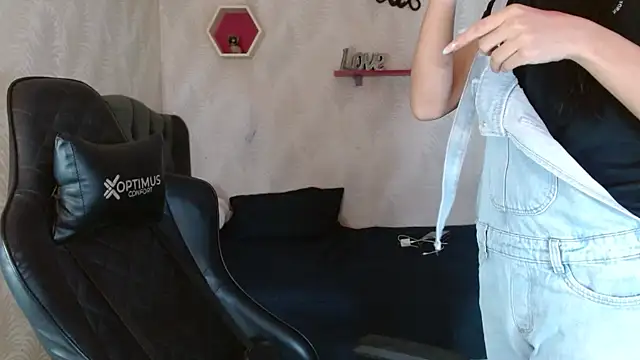 andy bell x online show from 09.24.25