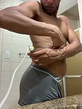 Snapshot of noahmarins chatting on 12.31.24 noahmarins online show from 12.31.24