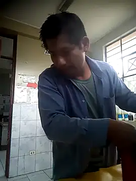 Snapshot of activo202 chatting on 12.24.24 activo202 online show from 12.24.24