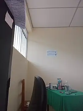 Snapshot of activo202 chatting on 12.15.25 activo202 online show from 12.15.25