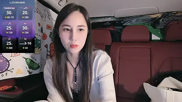 Snapshot of newwell chatting on 02.11.25 newwell online show from 02.11.25