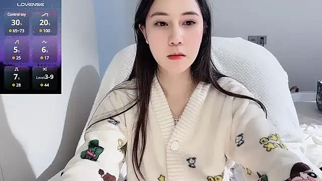 Snapshot of newwell chatting on 03.16.25 newwell online show from 03.16.25