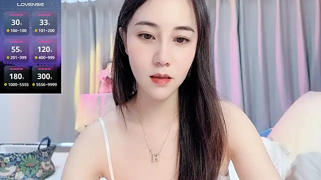 Snapshot of newwell chatting on 09.10.25 newwell online show from 09.10.25