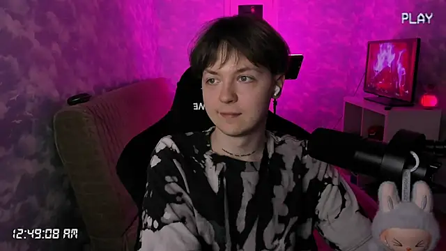 Snapshot of charonbaby1 chatting on 10.23.25 charonbaby1 online show from 10.23.25