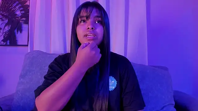 Snapshot of zoe_roux21 chatting on 11.06.25 zoe roux21 online show from 11.06.25