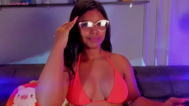 Snapshot of zoe_roux21 chatting on 11.13.25 zoe roux21 online show from 11.13.25