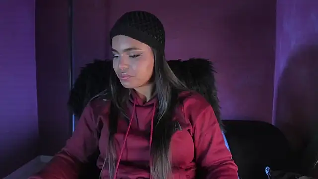 Snapshot of zoe_roux21 chatting on 12.17.25 zoe roux21 online show from 12.17.25