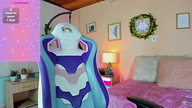 Snapshot of honey_fox1 chatting on 03.15.25 honey fox1 online show from 03.15.25