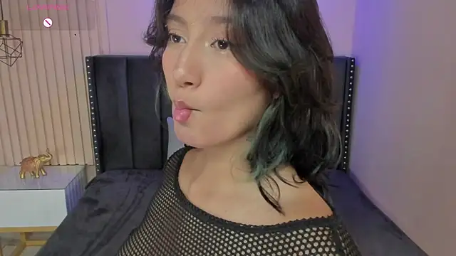 Snapshot of Yazmin_rouse chatting on 03.11.25 Yazmin rouse online show from 03.11.25