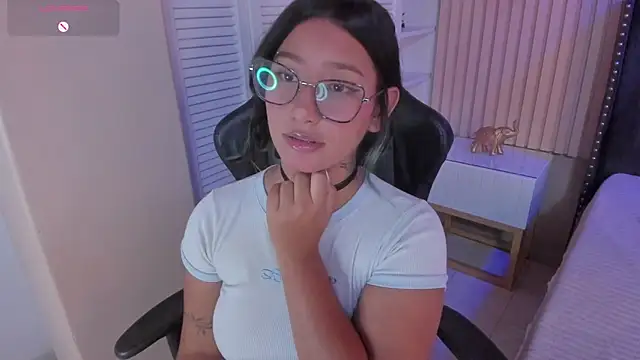 Snapshot of Yazmin_rouse chatting on 03.19.25 Yazmin rouse online show from 03.19.25