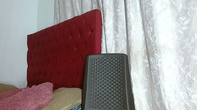 Snapshot of cristinamontiel chatting on 10.11.25 cristinamontiel online show from 10.11.25