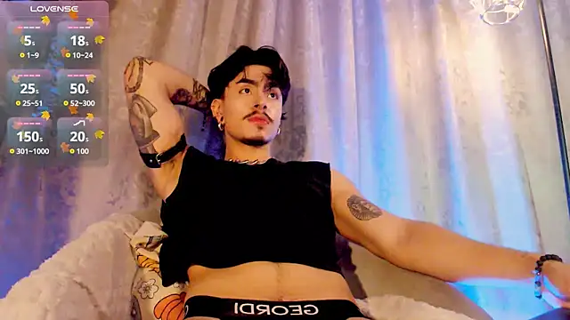 Snapshot of Mathew_stardust chatting on 12.13.25 Mathew stardust online show from 12.13.25