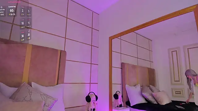 Snapshot of Kittenmeuw chatting on 02.04.25 Kittenmeuw online show from 02.04.25