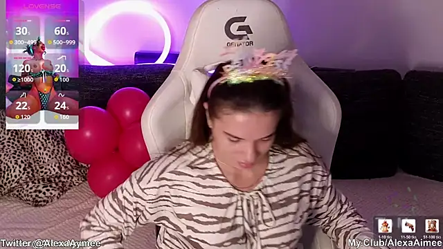 Snapshot of AlexaAimee chatting on 04.01.26 AlexaAimee online show from 04.01.26