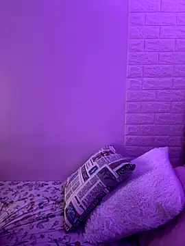 Snapshot of annaharper- chatting on 09.10.25 annaharper- online show from 09.10.25