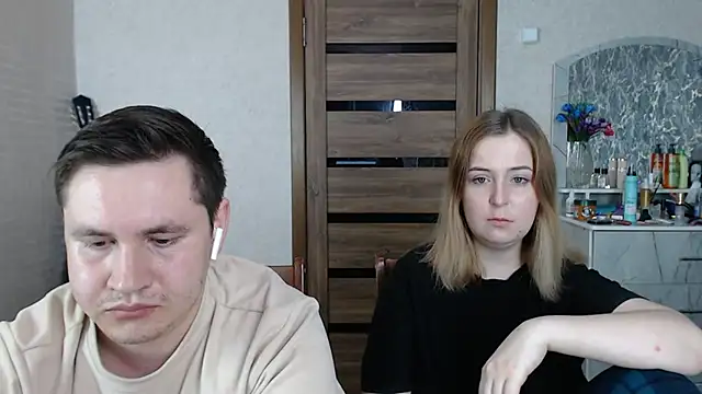 Snapshot of Kristy-Max chatting on 02.12.25 Kristy-Max online show from 02.12.25