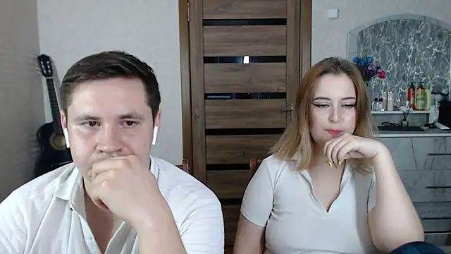 Snapshot of Kristy-Max chatting on 02.15.25 Kristy-Max online show from 02.15.25