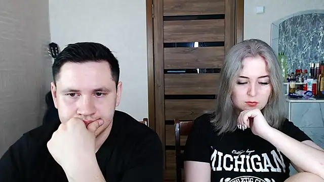 Snapshot of Kristy-Max chatting on 02.22.25 Kristy-Max online show from 02.22.25