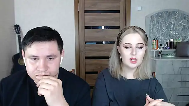 Snapshot of Kristy-Max chatting on 03.03.25 Kristy-Max online show from 03.03.25