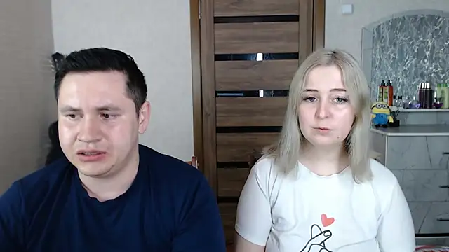 Snapshot of Kristy-Max chatting on 03.06.25 Kristy-Max online show from 03.06.25