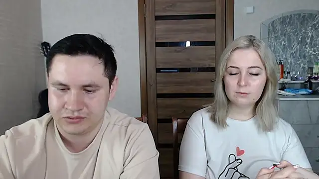 Snapshot of Kristy-Max chatting on 03.06.25 Kristy-Max online show from 03.06.25