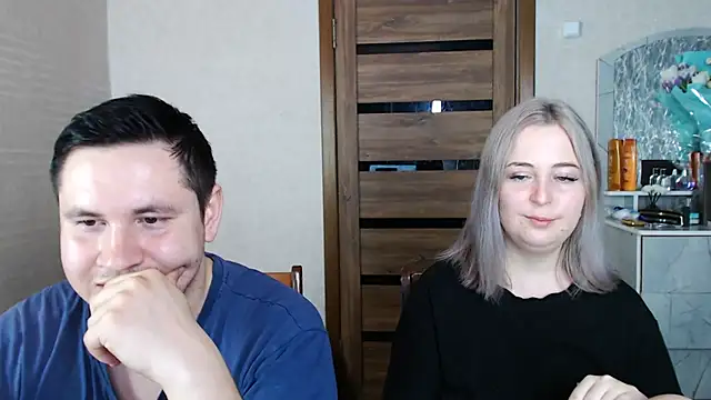 Snapshot of Kristy-Max chatting on 03.11.25 Kristy-Max online show from 03.11.25