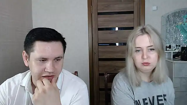 Snapshot of Kristy-Max chatting on 03.17.25 Kristy-Max online show from 03.17.25
