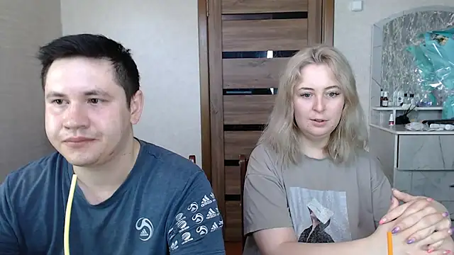 Snapshot of Kristy-Max chatting on 03.19.25 Kristy-Max online show from 03.19.25