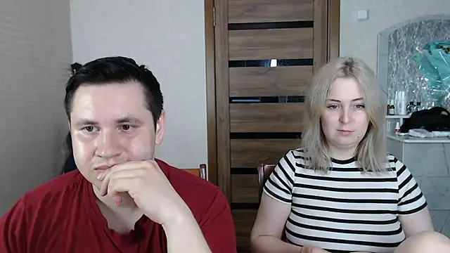 Snapshot of Kristy-Max chatting on 03.19.25 Kristy-Max online show from 03.19.25