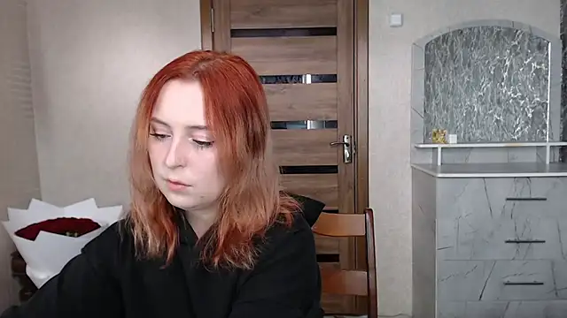 Snapshot of Kristy-Max chatting on 09.16.25 Kristy-Max online show from 09.16.25