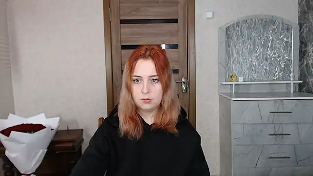 Snapshot of Kristy-Max chatting on 09.16.25 Kristy-Max online show from 09.16.25