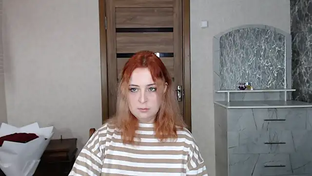 Snapshot of Kristy-Max chatting on 09.17.25 Kristy-Max online show from 09.17.25