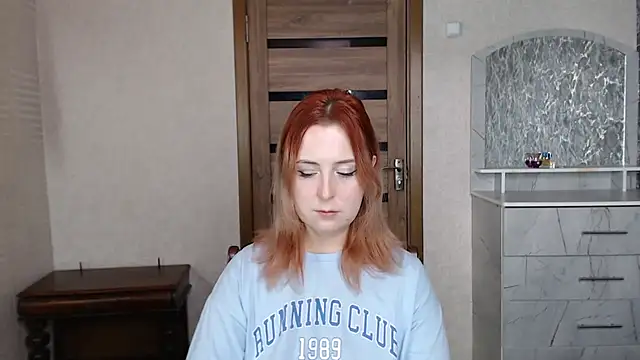Snapshot of Kristy-Max chatting on 09.22.25 Kristy-Max online show from 09.22.25