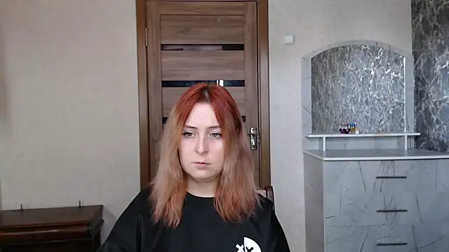 Snapshot of Kristy-Max chatting on 09.23.25 Kristy-Max online show from 09.23.25