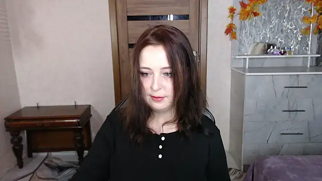 Snapshot of Kristy-Max chatting on 10.14.25 Kristy-Max online show from 10.14.25