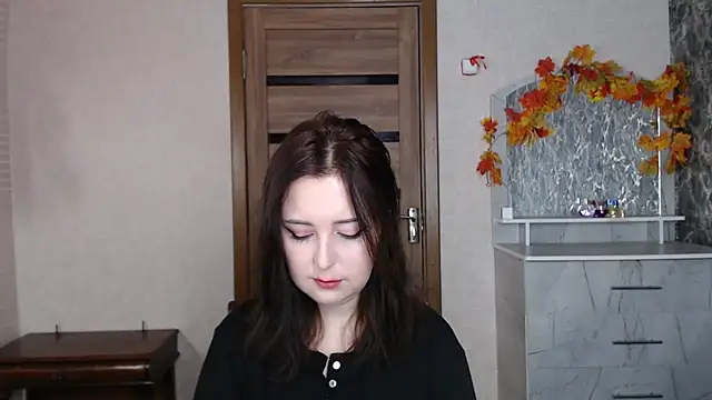 Snapshot of Kristy-Max chatting on 10.16.25 Kristy-Max online show from 10.16.25