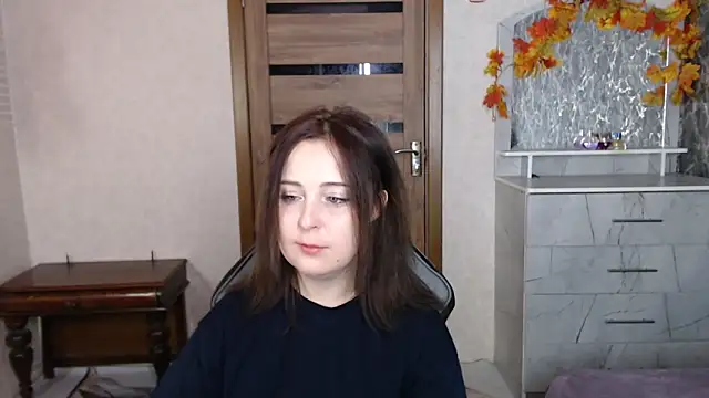 Snapshot of Kristy-Max chatting on 10.16.25 Kristy-Max online show from 10.16.25