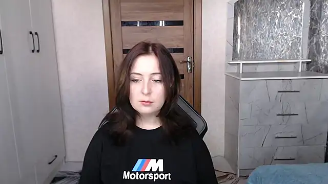 Snapshot of Kristy-Max chatting on 11.01.25 Kristy-Max online show from 11.01.25