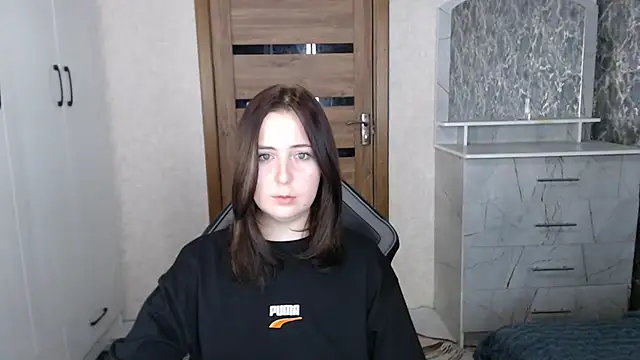 Snapshot of Kristy-Max chatting on 11.01.25 Kristy-Max online show from 11.01.25