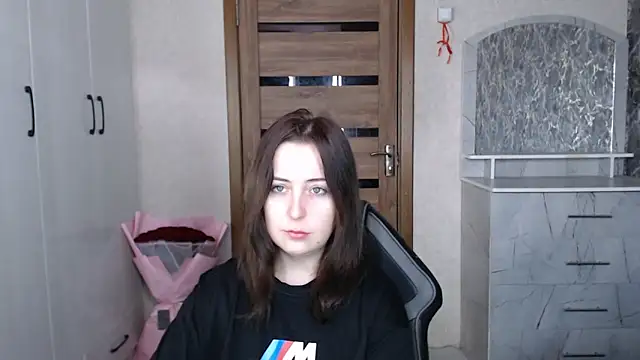 Snapshot of Kristy-Max chatting on 11.07.25 Kristy-Max online show from 11.07.25