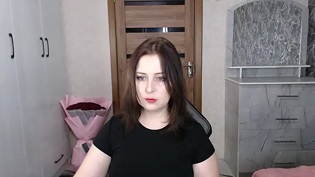 Snapshot of Kristy-Max chatting on 11.08.25 Kristy-Max online show from 11.08.25