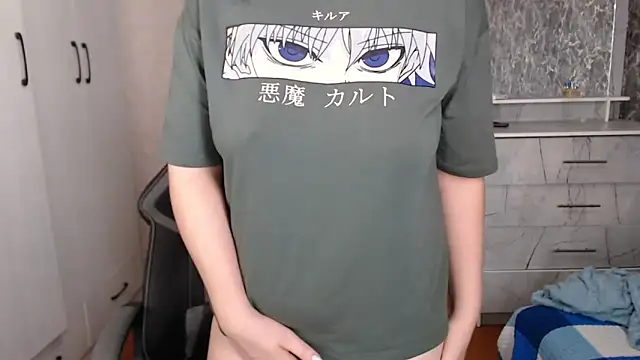 Snapshot of Kristy-Max chatting on 11.14.25 Kristy-Max online show from 11.14.25